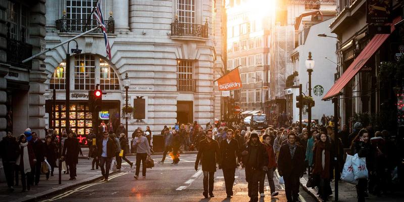 从涂鸦艺术到专业监听：掌握高级混音与母带处理的核心技术