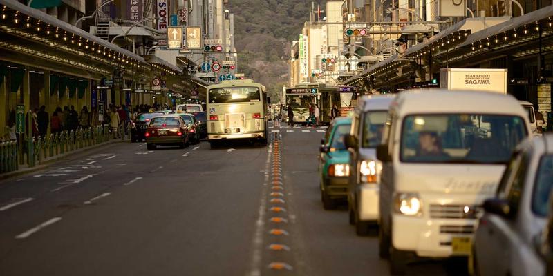 从涂鸦艺术到母带处理：探索音乐制作中的跨界工程美学